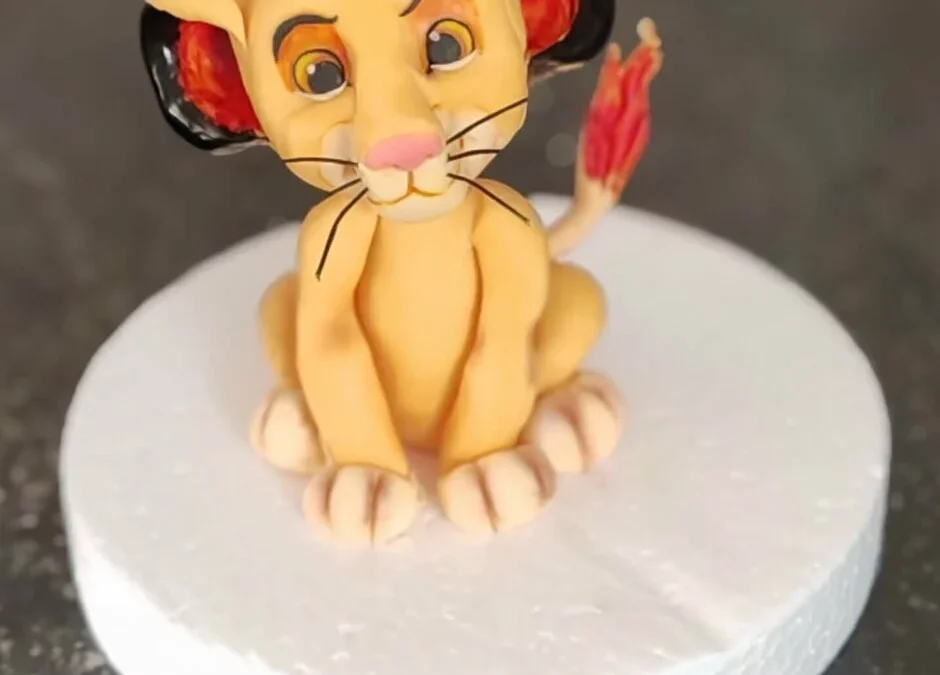 Modelage en pâte à sucre Roi Lion